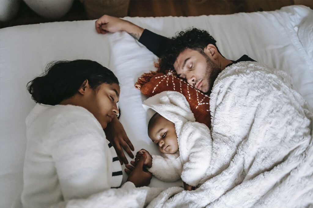 Beneficios de dormir con tu bebé: el colecho y sus mandamientos